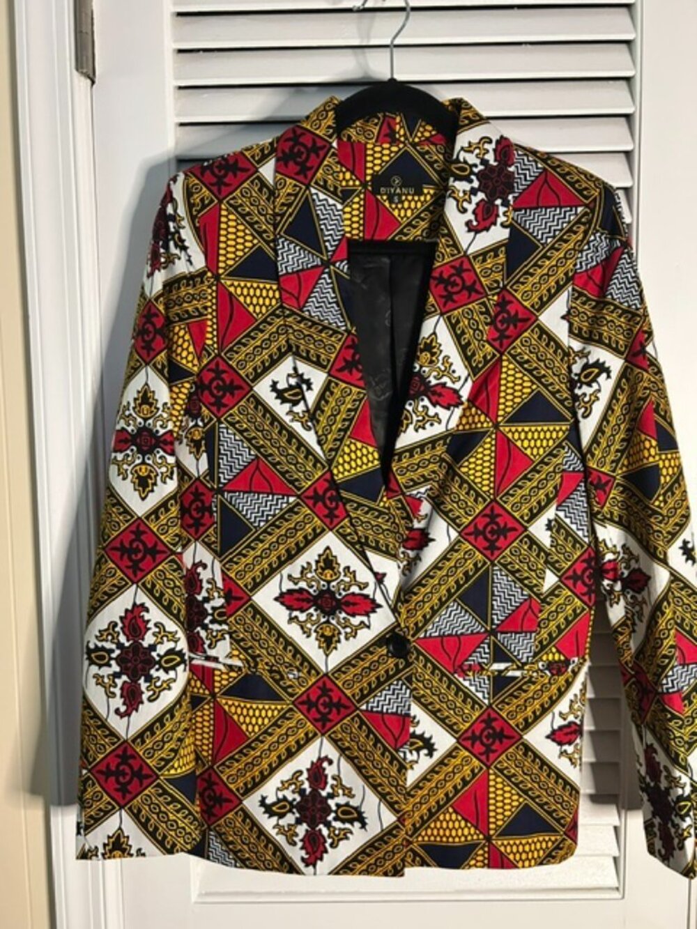 Afrocentric patterned blazer by D'IYANU